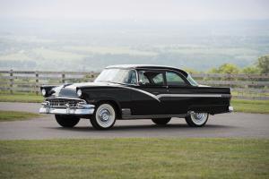 Ford Fairlane Club Sedan 1956 года